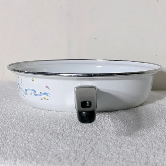 Vintage Enamelware Floral  Bouquet Skillet Frying Pan - Picture 3 of 12